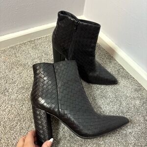 Elegant Black Woven Ankle Boots with pointed toe